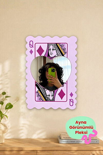 ArtDropsco Kupa Kızı Ayna Görünümlü Pleksi Duvar Dekoru, Kalpli Ayna Tasarıml...