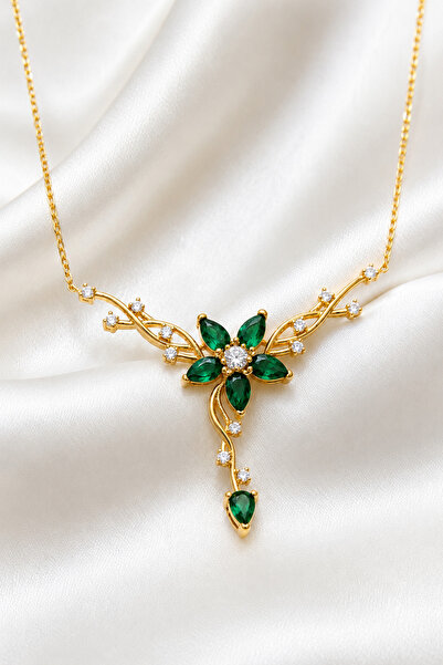 ÇEKİRDEK JEWELRY 925 Ayar Gümüş Zümrüt Taşlı Sarmaşık Kolye