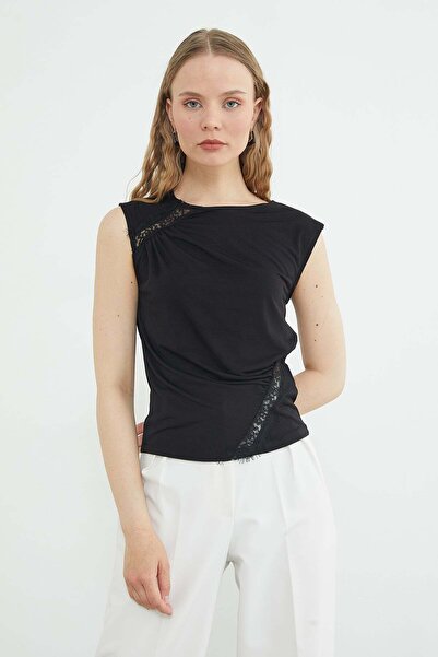 Fulla Moda Bluză slim fit cu decolteu bărcuță și detalii din dantelă