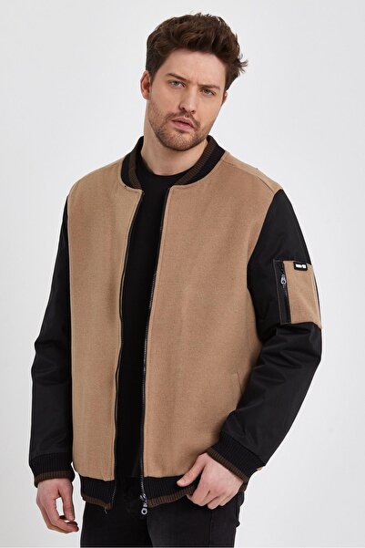 ALEXANDERGARDI Wool Coat with Sleeve Pocket Detail (E22-623A)