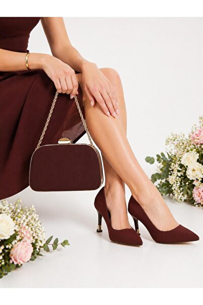 Blacktavern ΣΤΙΛΕΤΟ ΠΑΠΟΥΤΣΙΑ ΜΕ ΜΥΤΕΡΗ ΜΥΤΗ ΚΑΙ ΛΕΠΤΟ ΤΑΚΟΥΝΙ, ΑΝΟΙΧΤΑ ΠΙΣΩ ...