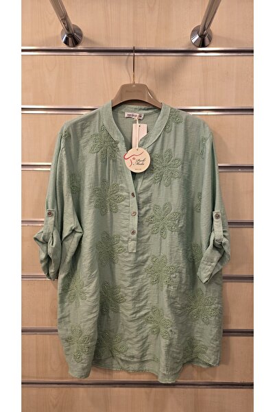 Park Moda Italian Shirt with Floral Embossing and Half Buttons