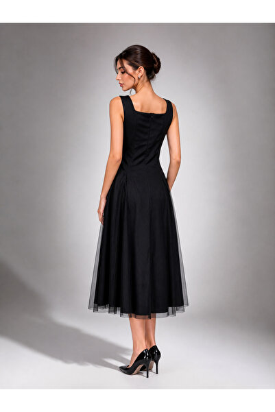 Queens dresses Elegant Midi Dress in Black