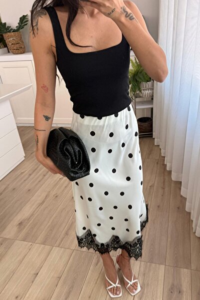 Look Kadıköy KADIN SATEN BEYAZ PUANTİYELİ SİYAH DANTEL DETAYLI LASTİKLİ ASTARLI ETEK