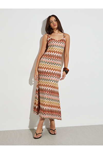 Styli Multi ZigZag Pattern Knit Maxi Dress