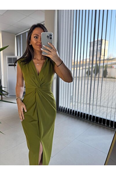 Kokosh moda Düğüm Detaylı Yırtmaçlı Sıfır Kol Midi Elbise
