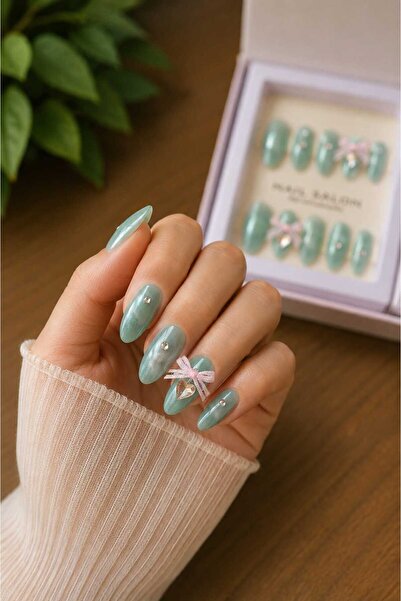 Kinlee Lüks Tasarım Takma Tırnak 10'lu Set – Taşlı Fiyonklu Nude Press On Nail