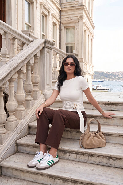 Lela بلوزة بياقة كاياك مزينة بمشبك BLUZ 5862707
