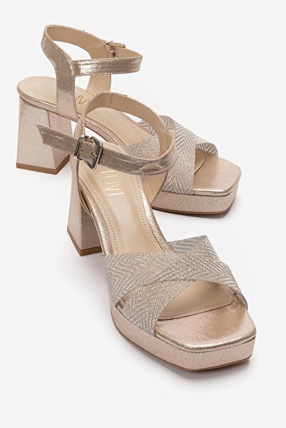 LuviShoes Γυναικεία βραδινά παπούτσια με τακούνι και πλατφόρμα BAVENA Gold Gl...