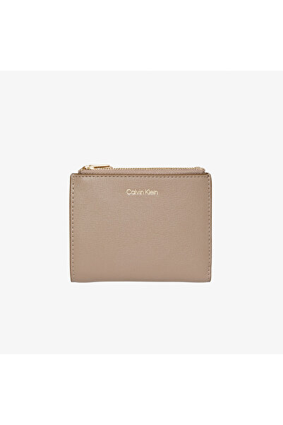 Calvin Klein Foil Logo Kadın Kahverengi Kartlık