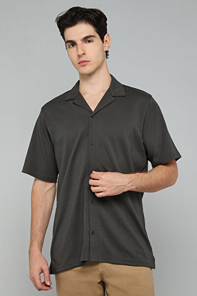 R&B Textured Knit Shirt with Revere Collar and Short Sleeves