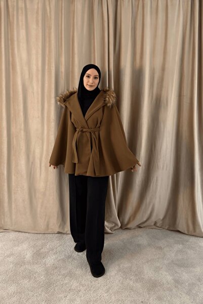 EYMAHCA Women's Fur Poncho Standard Size – Stylish for Winter