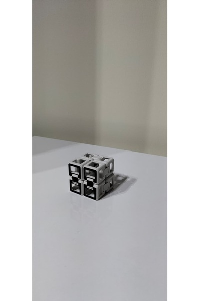 BK3D Beyaz Sonsuzluk Küpü – Katlanabilir Stres ve Odak Oyuncağı