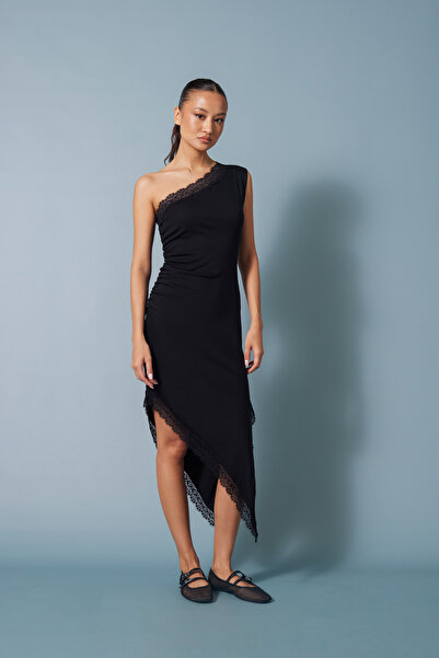 Nisan One-Shoulder Lace Detail Dress Black