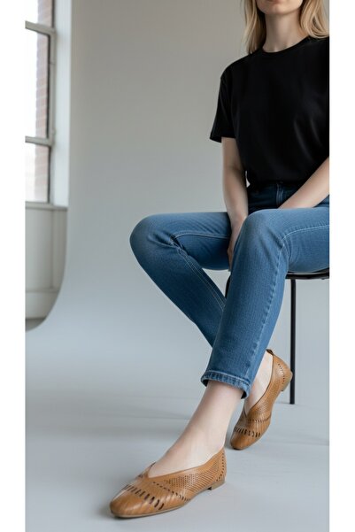 PİERRO SHOES Hakiki Deri V Kesim Detaylı Kadın Günlük Babet