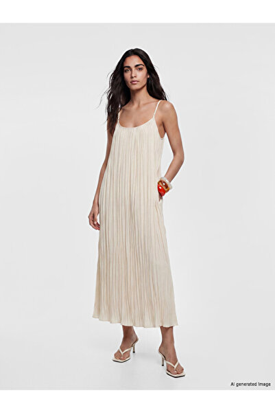 LC Waikiki Λαμπερές επιλογές από το Shining Store: Φόρεμα U Roba με λαιμόκοψη...