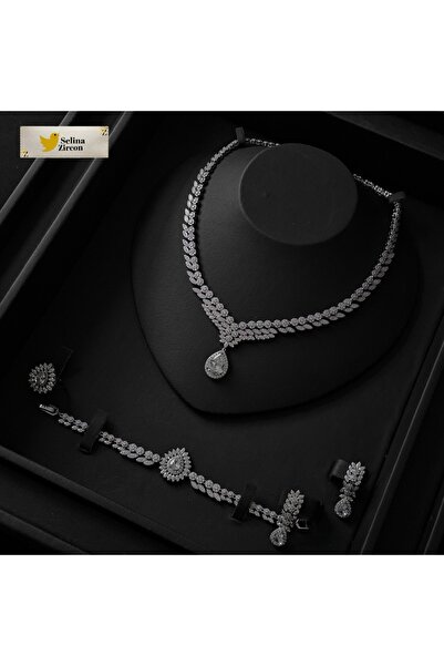 jewelrystore طقم أكسسوارات بدقه الالماس مع العلبه