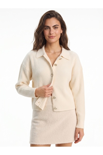 ONLOOX Cream Knitted Knitwear Shirt Collar Drop Shoulder Metal Button Detaile...