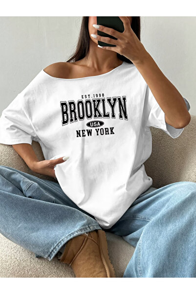 OVER HEAD Tricou pentru femei Brooklyn 1998, cu imprimeu, cu gât barcă și ume...