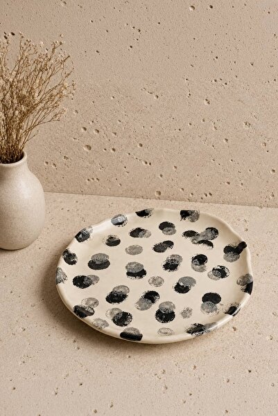 Otaera Coastal Form No:02 |   Black Silver Color, Oval Decorative Plate –, Je...