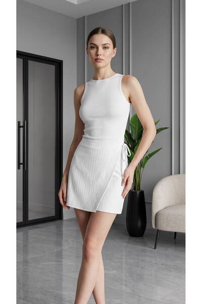 Eight Fashion Fusta asimetrică albă cu dungi argintii, cu talie înaltă, cu fe...