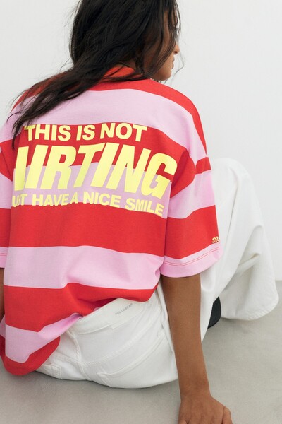 Pull & Bear Oversize çizgili grafikli tişört