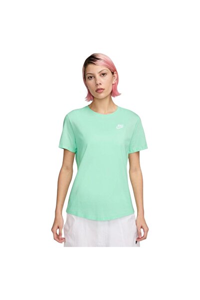 Nike Tricou sportiv de damă cu mânecă scurtă, esențial pentru club