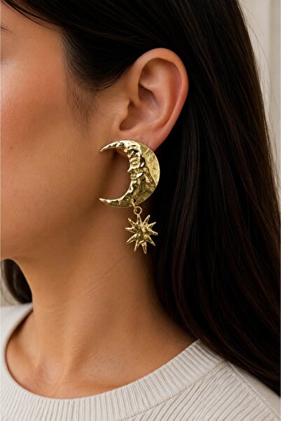 Jerie Moon and Star Figure Plate Earrings