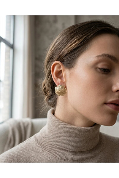 Dorvina Gold Color Brass Sea Shell Model Women's Earrings Stylish Jewelry