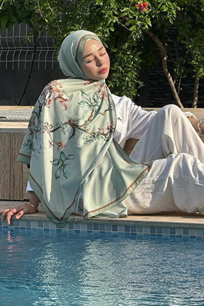 Madame Polo Sage Pattern Italian Silk Shawl - Mint