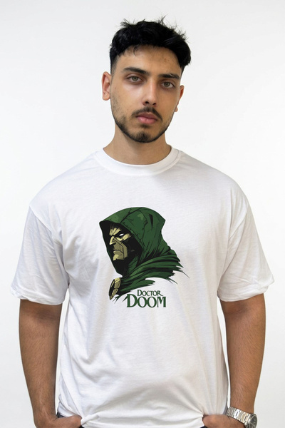 Anetos تي شيرت أبيض كبير الحجم مطبوع بتصميم Doctor Doom_1