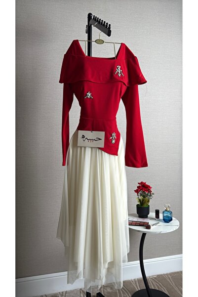 Habiba When the Bold Color Meets the Classic Elegance, It Creates a Design Th...