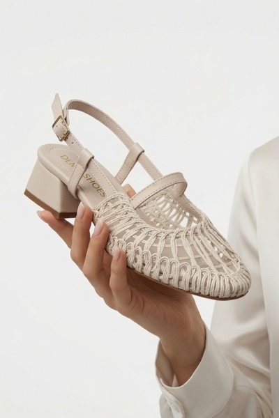 Demashoes Μπεζ Άνετα Γυναικεία Σανδάλια Μπαλαρίνα Κοντό Χοντρό Τακούνι Πλεκτό...