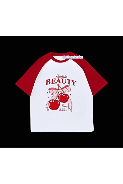 Minga London Μπλουζάκι Radiate Beauty με στάμπα κεράσι και κόκκινα μανίκια ρε...