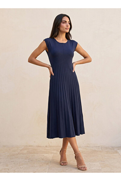 Iconic A-line Midi Dress Pleated