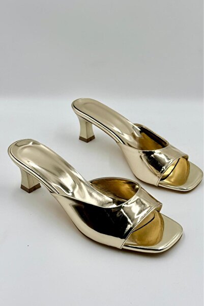 DefHeel'e Patent Leather Short Heeled Stylish Comfortable Women's Slippers