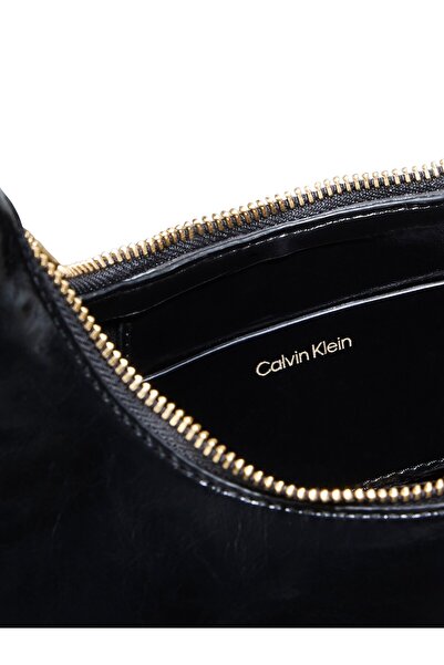 Calvin Klein FOIL LOGO GLOSSY CONV SHOULDER B OS UB1 Black