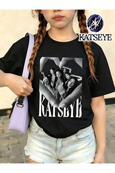 SVART WEAR Μπλουζάκι Katseye με στάμπα, 100% βαμβακερό, κοντομάνικο, για παιδ...