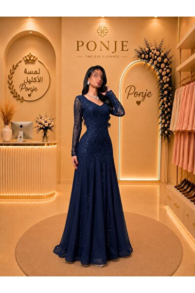 genric A Dress That Embodies the Pinnacle of Elegance with a Flowy Design Tha...