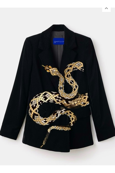 BY ARTELIER Unique | queen python