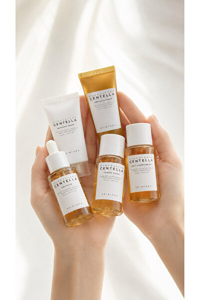 Skin1004 مجموعة العناية بالبشرة الفاخرة للسفر من مدغشقر سنتيلا - 5 قطع