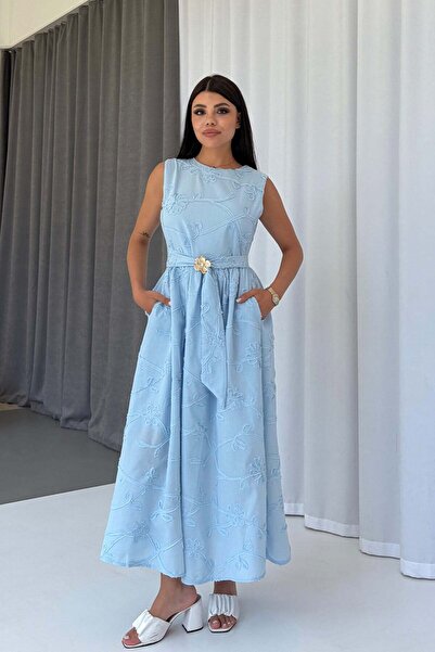 Mine Tan Butik Αμάνικο φόρεμα με λεπτομέρεια χρυσής ζώνης και σούρα στη μέση ...
