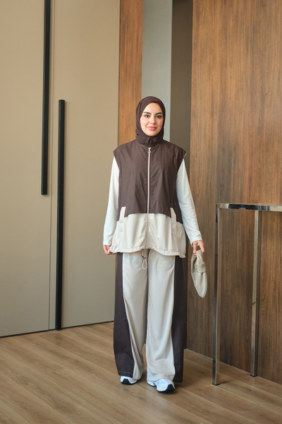 LOCCO سترة نسائية ذات لونين مع تفاصيل جيبية وخطوط سميكة باللون البني