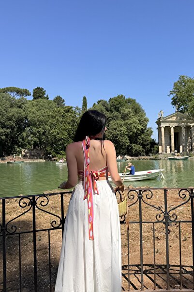 Gizem Ecemiş Ravello Retro Desen Sırt Dekolteli Bluz