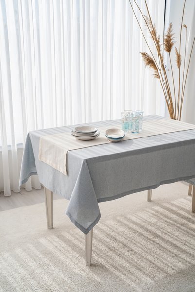 Country House Mist Cotton Tablecloth – Soft Blue