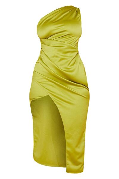 NO BRAND Rochie asimetrică drapată din satin Oliwkowa Prettylittlething 40