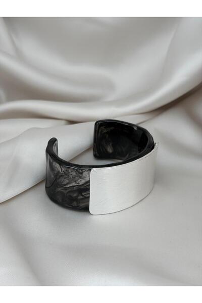 ZS Aksesuar Women's Black and White Resin Look Wide Cuff Bracelet