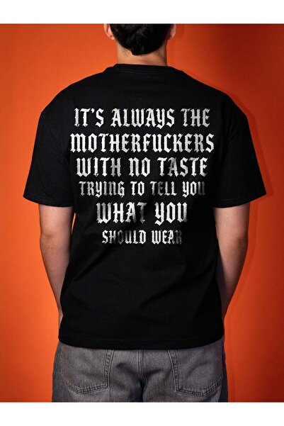 bare and bold studio Ce ar trebui să poartă un tricou unisex?