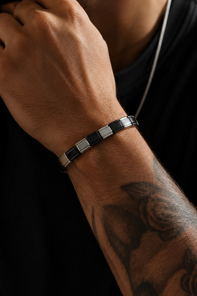 laria jewelry سوار أسود بتفاصيل إيطالية أنيقة