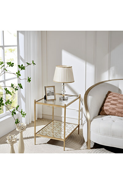 Roots Furniture طاولة جانبية ذهبية مربعة الشكل من جولدن فيستا